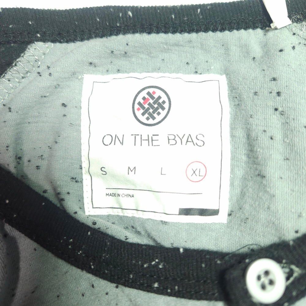 On The Byas Mens XL Grey Black Raglan Henley Shirt Tribal Pocket Speckled‎ Tee - Picture 3 of 7